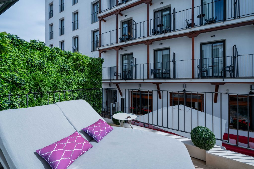 Premium Terraza Jacuzzi Interior 8