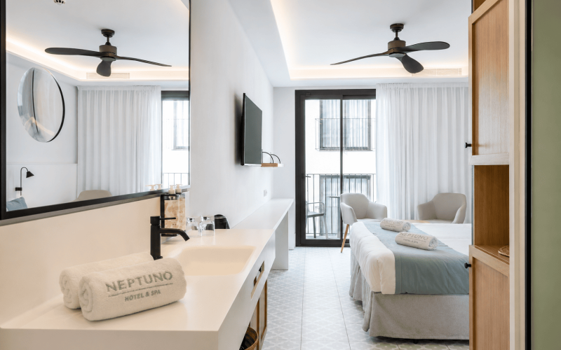 Habitación doble balcón Neptuno Hotel & Spa Calella