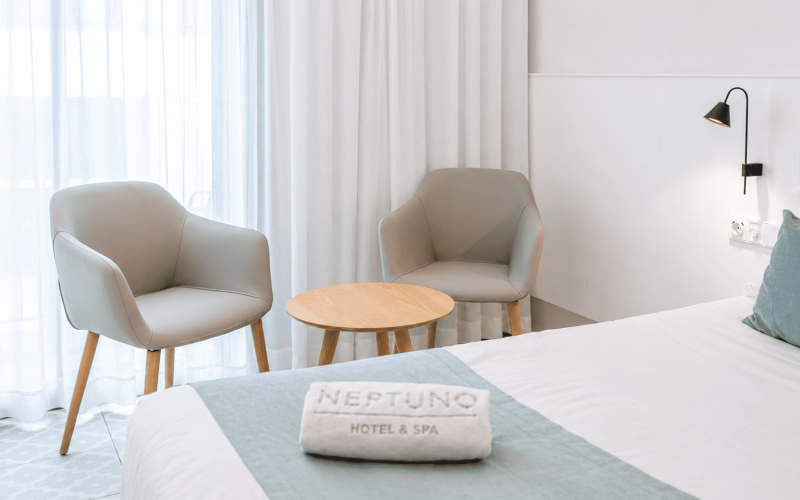 Habitación doble balcón Neptuno Hotel & Spa Calella