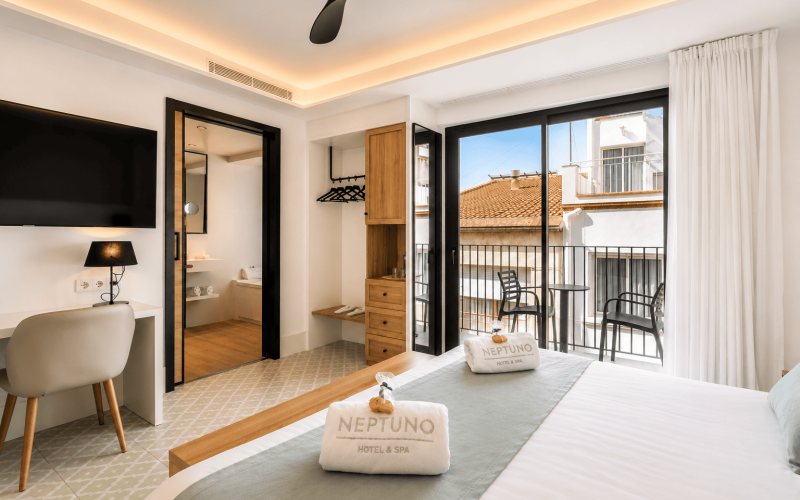 Habitación Premium Balcón Jacuzzi Interior Neptuno Hotel & Spa Calella