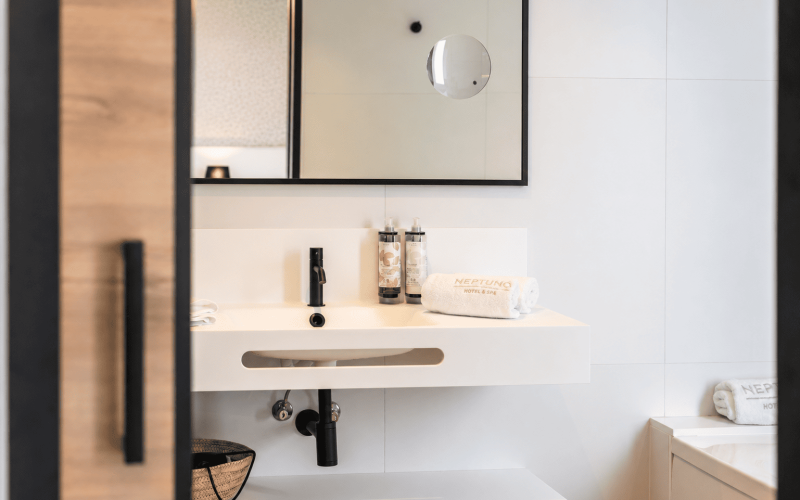 Habitación Premium Balcón Jacuzzi Interior Neptuno Hotel & Spa Calella