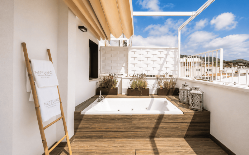 Habitación Premium Terraza Jacuzzi Exterior Neptuno Hotel & Spa Calella