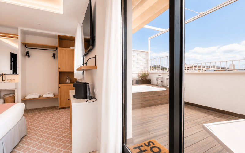 Habitación Premium Terraza Jacuzzi Exterior Neptuno Hotel & Spa Calella