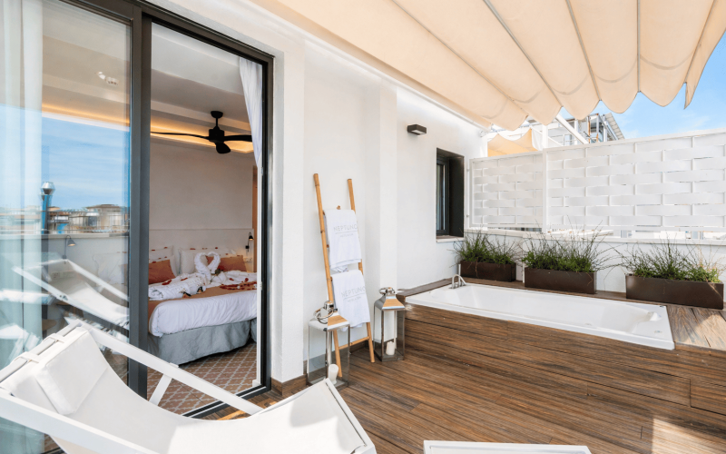 Habitación Premium Terraza Jacuzzi Exterior Neptuno Hotel & Spa Calella