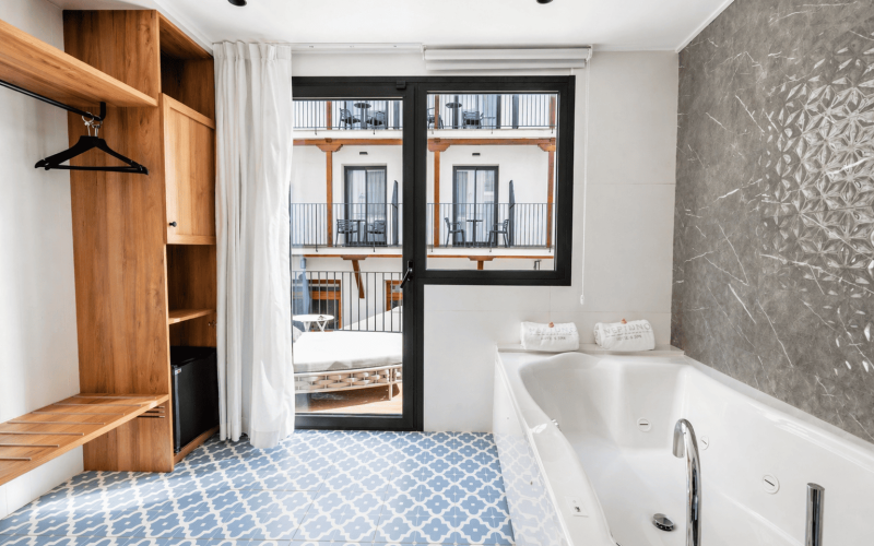 Habitación Premium Terraza Jacuzzi Interior Neptuno Hotel & Spa Calella