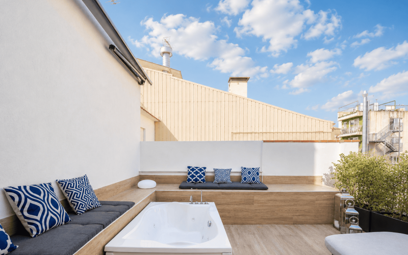 Habitación Privilege Terraza Jacuzzi Exterior Neptuno Hotel & Spa Calella