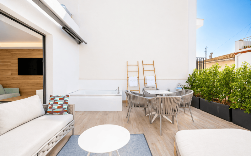 Habitación Suite Privilege Terraza Jacuzzi Exterior Neptuno Hotel & Spa Calella