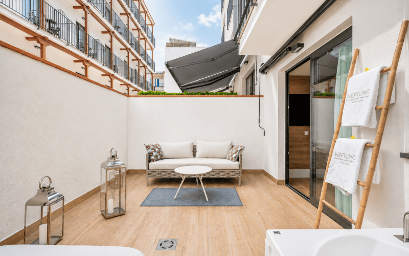 Habitación Suite Terraza Jacuzzi Exterior Neptuno Hotel & Spa Calella